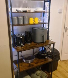 Reading Apartment | Self contained Flat & Large Ensuite Rooms RG2 Near Town Centre & Hospital