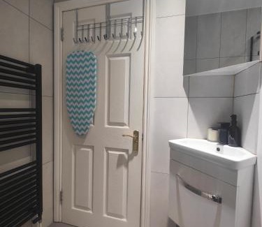 Bournemouth Apartment | Self-contained flat, off street parking close to town and beach