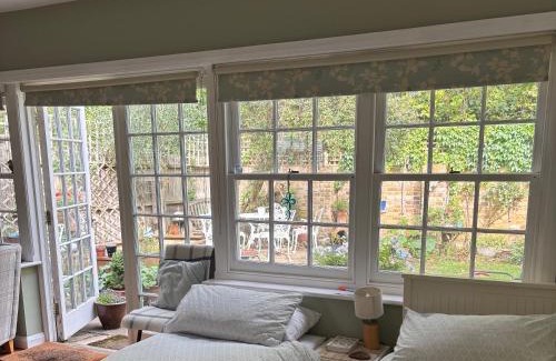 Putney Bed & Breakfast | Self contained garden studio
