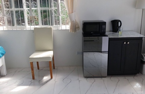 Tower Isle Apartment | Self-contained room 2 Tower Isles near 0cho Rios, Spring Valley