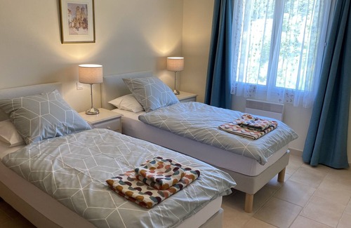 Salviac Villa | Self contained villa in Salviac, Lot. Sleeps 6 with private pool.