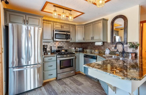 Tolovana Park House | Selkie's Hideaway - Oceanview! Beachcomber Vacation Homes