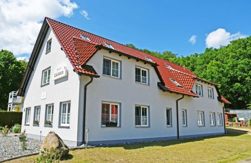 Sellin Hotel | Selliner Pension am Waldrand