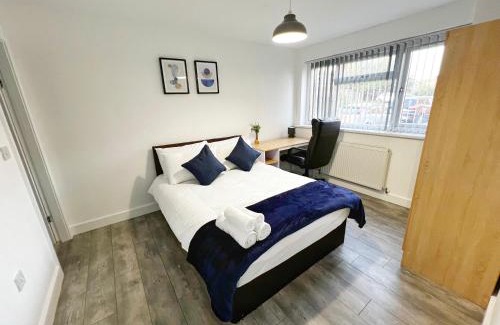 Birmingham Apartment | Selly Oak Near QE and UoB - 5 Bed Ensuite - Perfect for groups and contractors
