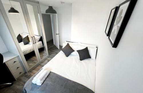 Birmingham Apartment | Selly Oak Near QE and UoB - 5 Bed Ensuite - Perfect for groups and contractors