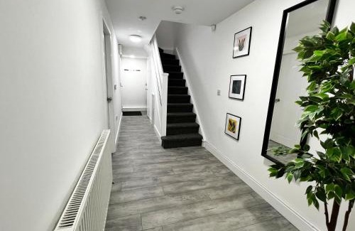 Birmingham Apartment | Selly Oak Near QE and UoB - 5 Bed Ensuite - Perfect for groups and contractors
