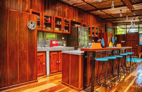 Cahuita Hotel | Selva Madre Eco Sanctuary