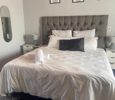 Greater Johannesburg Metropolitan Area House | Semeni Asante Guesthouse Getaway