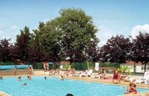Chantonnay Apartment | Semi-detached bungalow with microwave, in the great Vendée