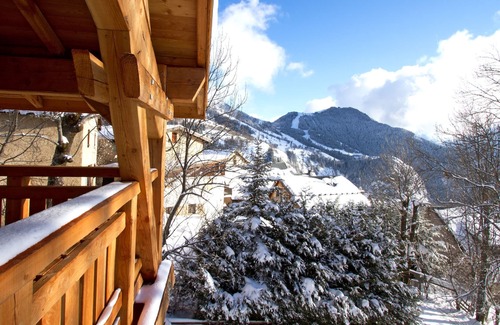 Huez-en-Oisans Ski Chalet | Semi-detached chalet for 8 people with direct access to the slopes