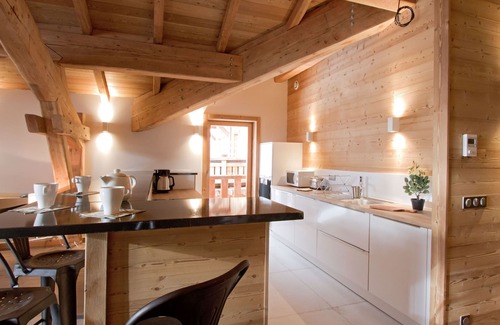 Huez-en-Oisans Ski Chalet | Semi-detached chalet for 8 people with direct access to the slopes