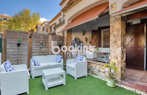 Platja d'Aro Cottage | Semi-detached house with a comfortable terrace in a quiet area