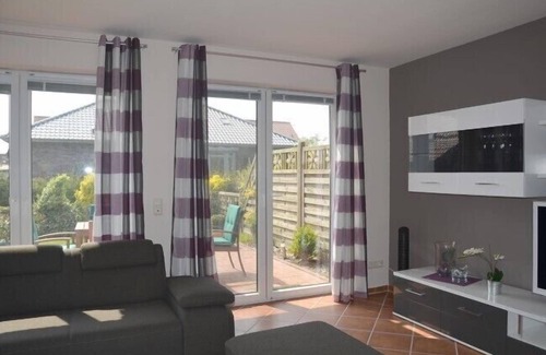 Luetetsburg House | Semi-detached house in Lütetsburg - between the sea and water castle