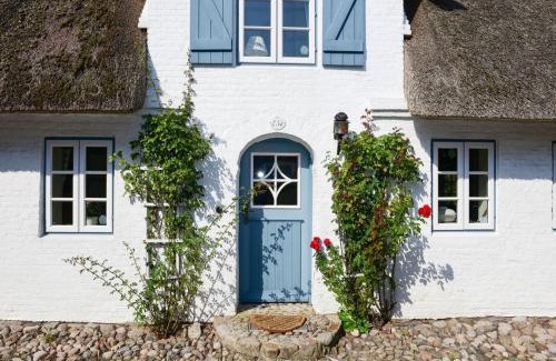 Oldsum House | Semi-detached houses, Oldsum auf Föhr