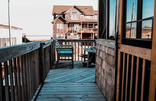 Rodanthe Cottage | Semi oceanfront! and dog-friendly