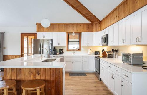 South Nags Head House | Semi-Oceanfront Hot Tub Pool and Tennis Access