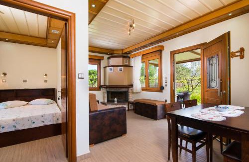 Golden Beach House | Semiramis Cottage