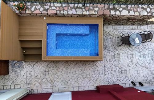 Paralia Vergas Villa | SEMIRAMIS SUITES with pool