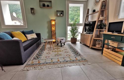 Sevrier Apartment | SEMNOZ & LAC - WIFI - Parking - Balcon - Centre-ville