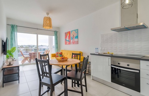 Costa Teguise Ski Chalet | Senator Relaxing Escape-pool view