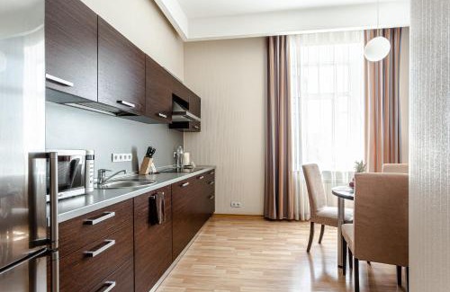 Shevchenkivs'kyi District Apartment | Senator Victory Square