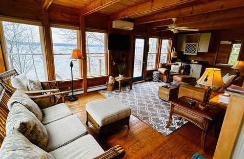 Geneva House | Seneca Lake Waterfront-On Wine Trail across from Three Brothers, close to Geneva