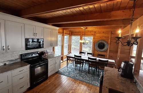Geneva House | Seneca Lake Waterfront-On Wine Trail across from Three Brothers, close to Geneva