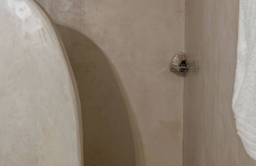 Oia Hotel | Senior Suite with Private Whirlpool & Caldera View