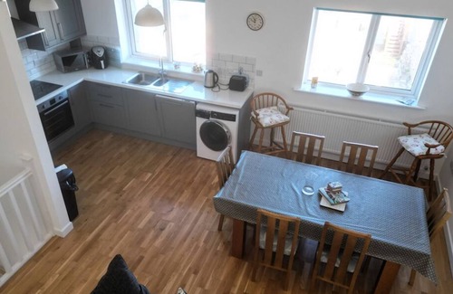Sennen Cove Cottage | Sennen Cove with sea views & 3min walk to the beach.