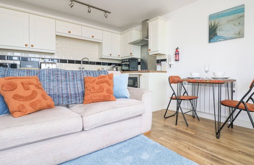 Sennen Cove Apartment | SENNEN HEIGHTS, pet friendly, country holiday cottage in Sennen Cove