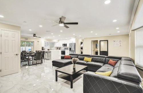 Hollywood Hills Villa | Sensational 5BR Villa Heated Pool near Hard Rock