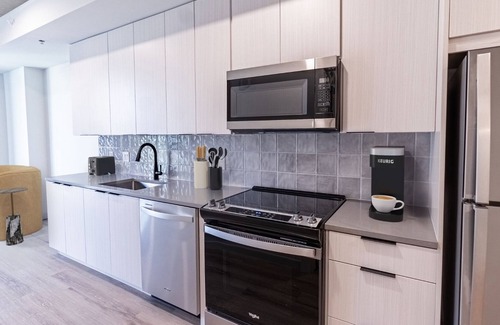 Evans Churchill Hotel | Sentral Sol Modern