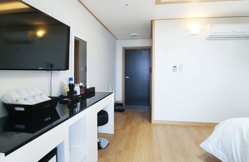 Songsan-dong Hotel | Seogwipo Badahae