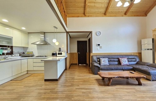 Namwon House | Seogwipo Irae Family Pension