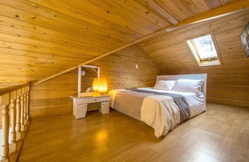 Suwon House | Seonjedo Iris Pension