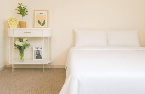 Cheongpa-dong Apartment | Seoyooni Stay 4-Min Walk to Seoul Station, Up to 4 Guests, N Seoul Tower, Gwanghwamun, Gwangjang Market