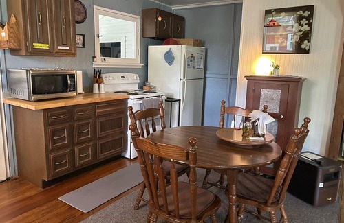 Lakeville Cottage | Sept 23-25&Oct 1-3 for Loudonville Street Fair-Lakefront Cottage at O'Dells Lake
