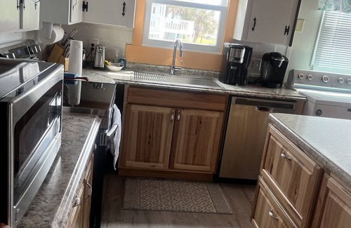 Long Beach House | Sept. dates 8th-18/20% discount for 5 night stay. Pet friendly, fenced yard.