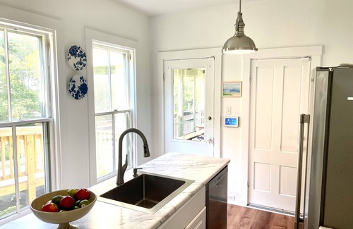 Pine Point House | SEPT DISCOUNT! Home, 1.5 acre on Sandy beach, 3 Wrap-around Porches