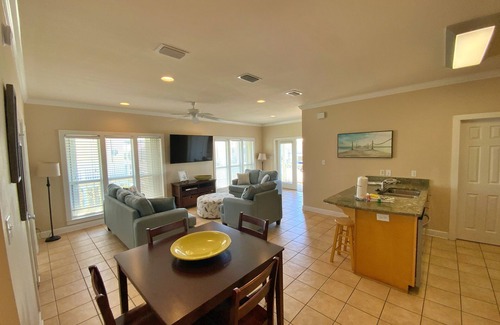 Morgantown House | Sept Discounted! Great Views w/Pools, Tennis, Pickleball