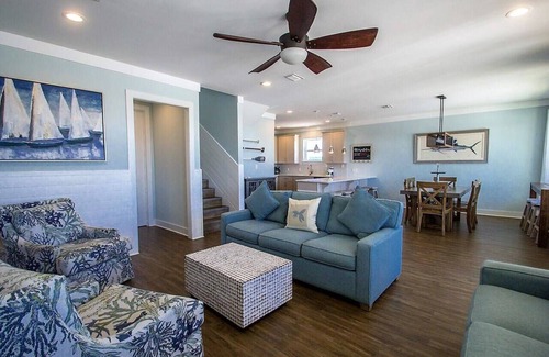 Morgantown House | Sept Discounted! Pools/Tennis/Great Views!