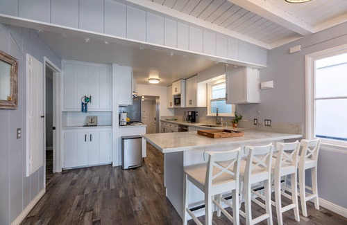 Sunset Beach House | September 10% Off - Beachfront House - New Remodel - Views, Spa + Deck