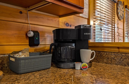 Sevierville Cabin | September Specials! Quiet & Cozy King Beds Games Hot Tub Easy Access!