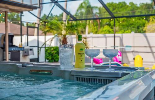Bradenton House | September Sunshine Escape EV Chger Firepit Games