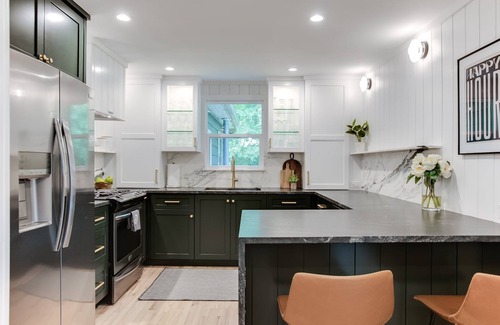 Sawyer House | September weekends still available! Heated pool and hot tub. 2 min to the Beach!