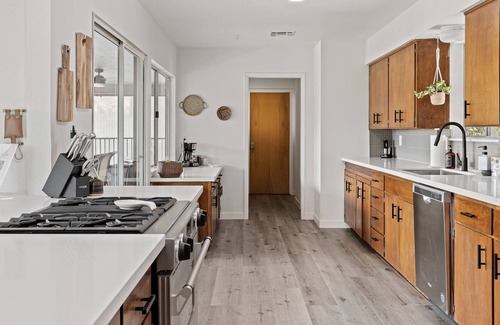 Three Rivers House | Sequoia Family Retreat- Game Room, Spa!