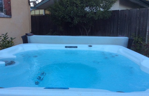 Visalia House | Sequoia Parks Coast Wineries Skiing-Enjoy Hot Tub Firepit Outdoor Kitchen