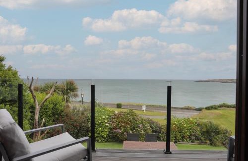 Amlwch House | Ser a Mor Stars and Sea
