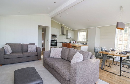 Builth Wells Cottage | SEREN LODGE, family friendly, with a garden in Builth Wells