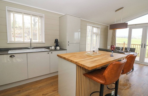 Builth Wells Cottage | SEREN LODGE, family friendly, with a garden in Builth Wells